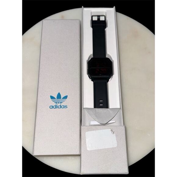 Adidas Men's Archive R2 Silicone And Black In Original Box - Picture 3 of 7